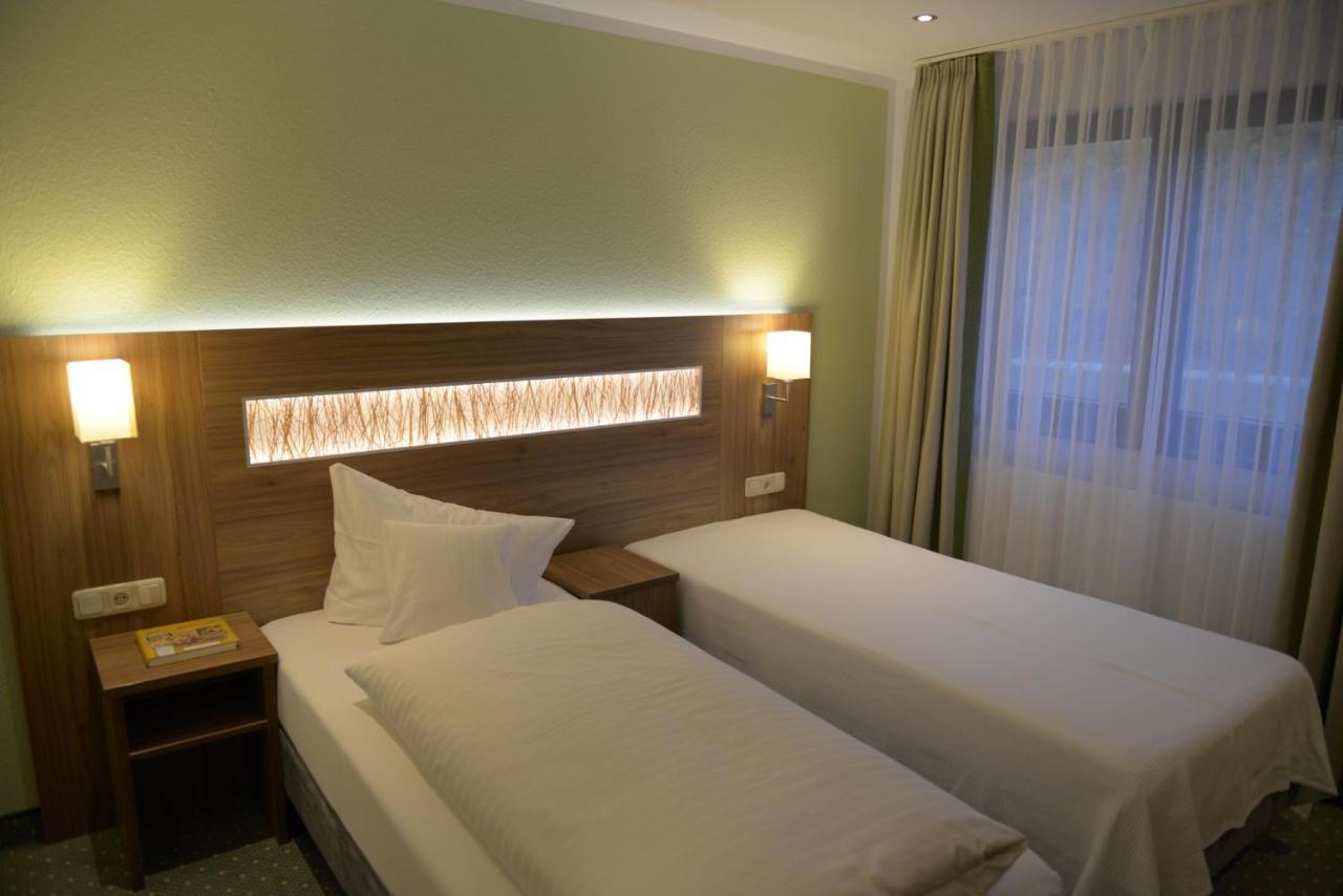 Hotel- Landgasthof Baumhof-Tenne Марктхайденфелд Екстериор снимка